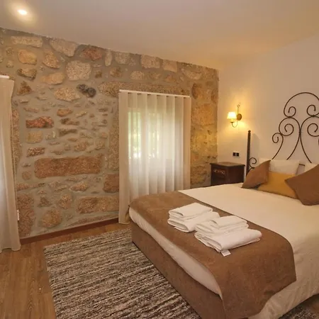 Casa Da Lameira Ii By Casas Geres